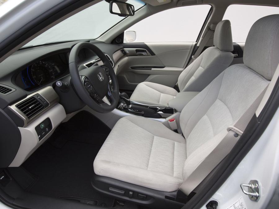  Honda Accord PHEV 2013 года  (фото 5 из 28)
